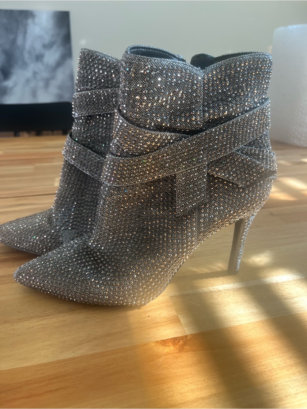 Gianni Bini Silver Rhinestone Pointed-Toe Ankle Boots size 8.5